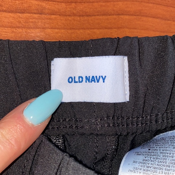 🍾CLOSET CLEAN OUT ACCEPTING ALL REASONABLE OFFERS🍾 - Picture 3 of 7